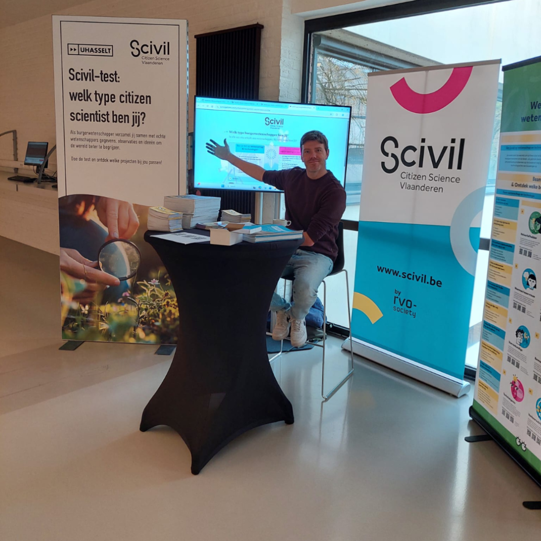 Scivil aanwezig in Universiteit Hasselt, Diepenbeek, voor Dag van de Wetenschap.
